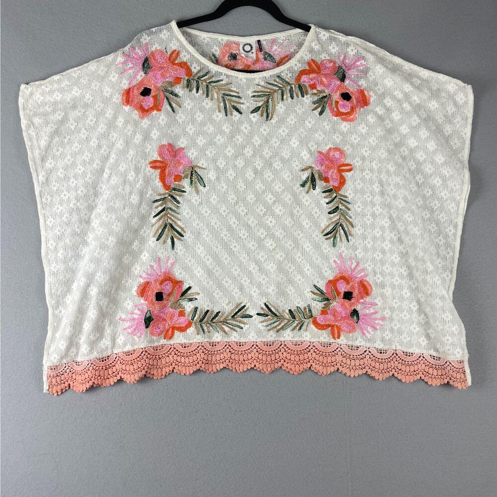 Anthropologie Akemi Kin Poncho Top Womens XS Floral Crochet Grandma Artsy FLAW